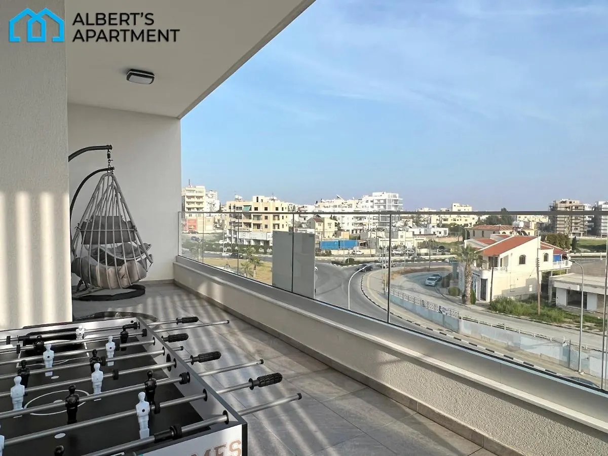 Albert'S Apartment Kamares 401 라르나카