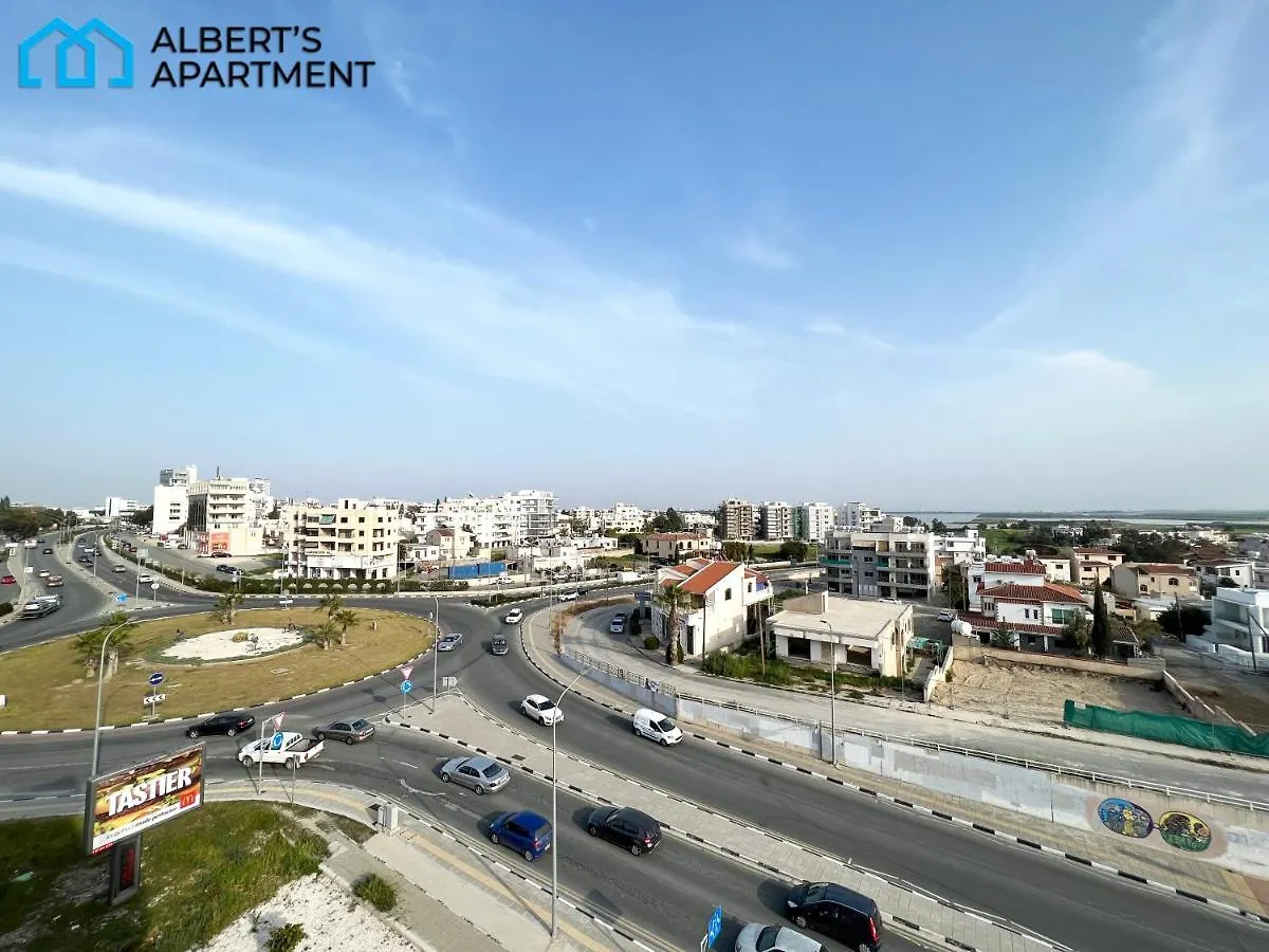 Albert'S Apartment Kamares 401 라르나카